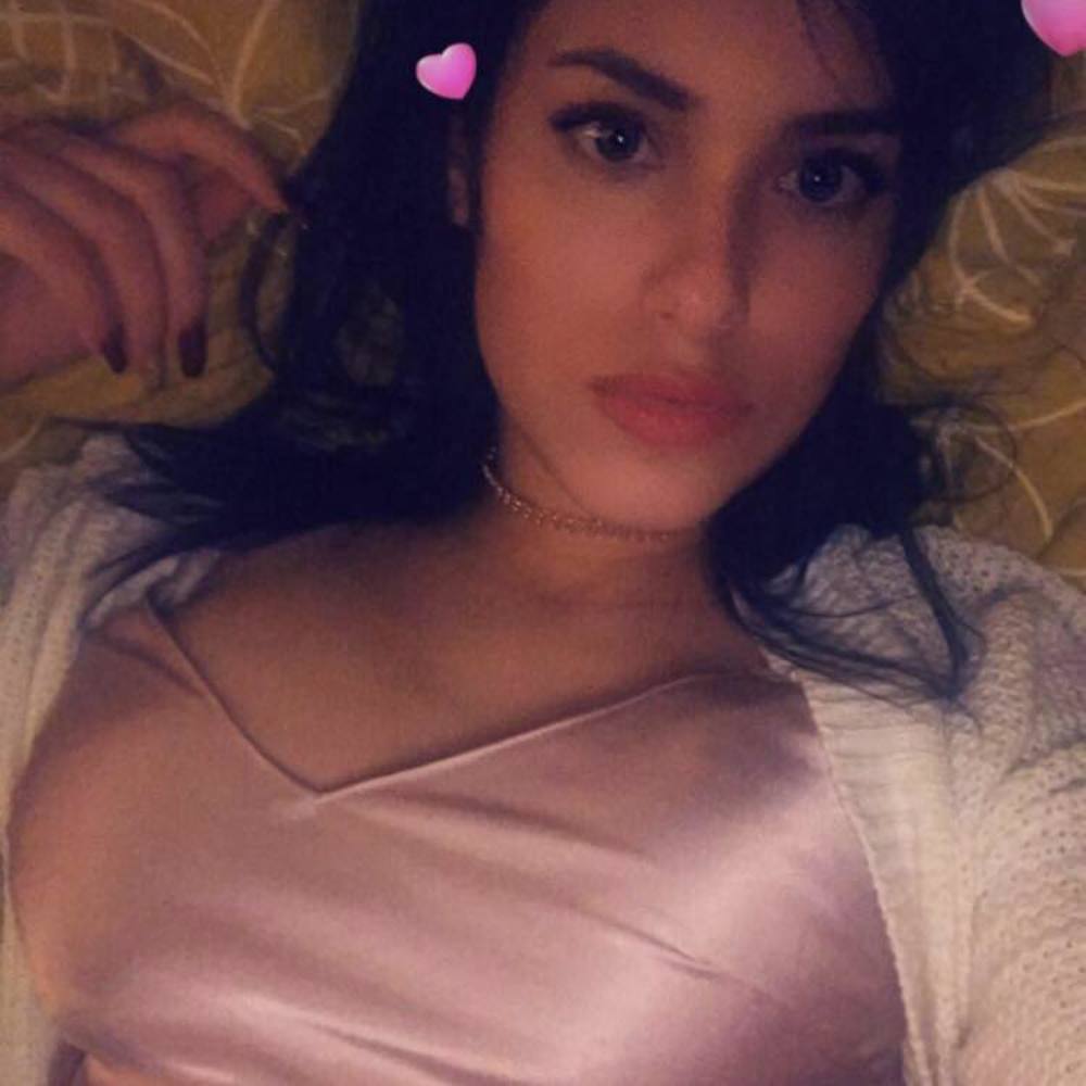 Meet your Posher, Xiomara alba